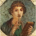 Immagine classica donna con matita e libro